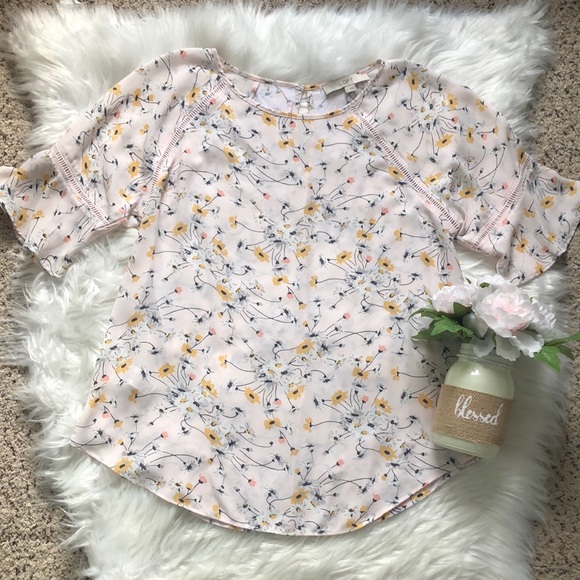 LOFT Tops - Loft floral blush pink flutter sleeve blouse🌸
